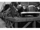 Autoverladung im Hamburge Hafen 1960