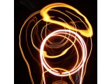 Kohlefadenlampe mit Heiligenschein